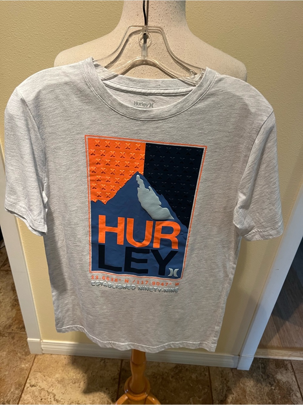 Hurley Summer Light Gray Tee Cotton/ Poly with Orange Navy Black Logo Perfect XL